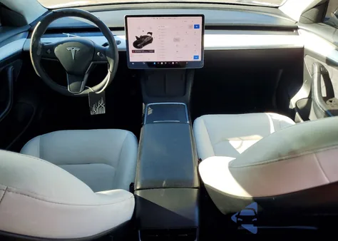 2021 Tesla Model 3 из США, поврежденный, VIN 5YJ3E1EB2MF004315